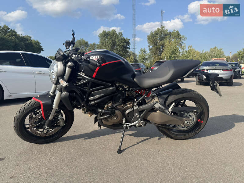 Мотоцикл Классик Ducati Monster