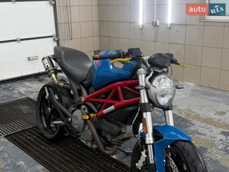 Ducati Monster