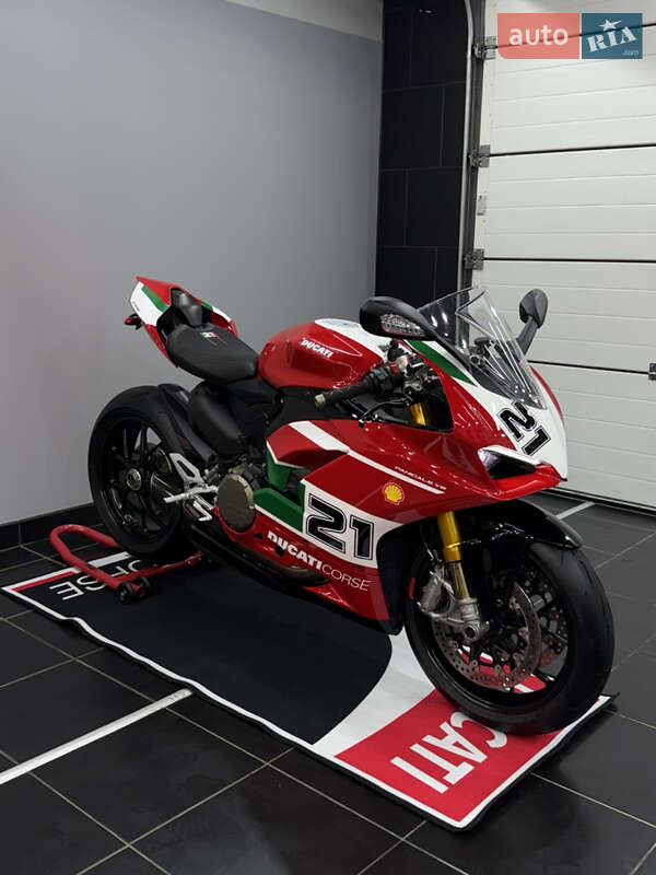 Спортбайк Ducati Panigale V2
