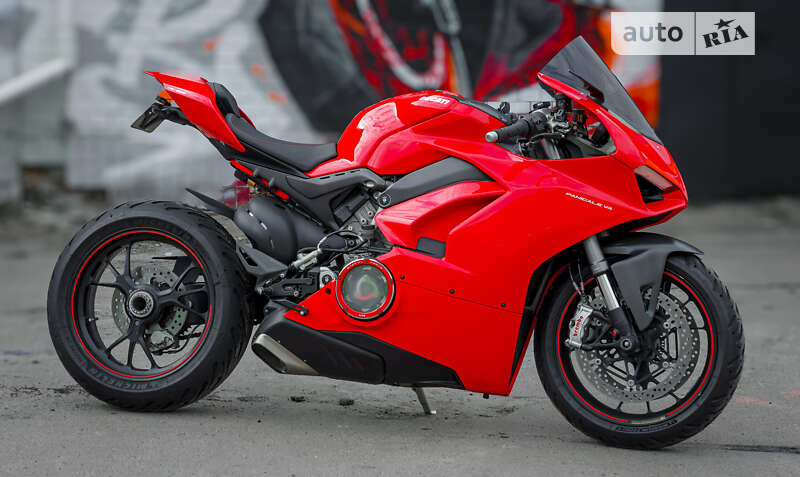 Мото Ducati Panigale V4