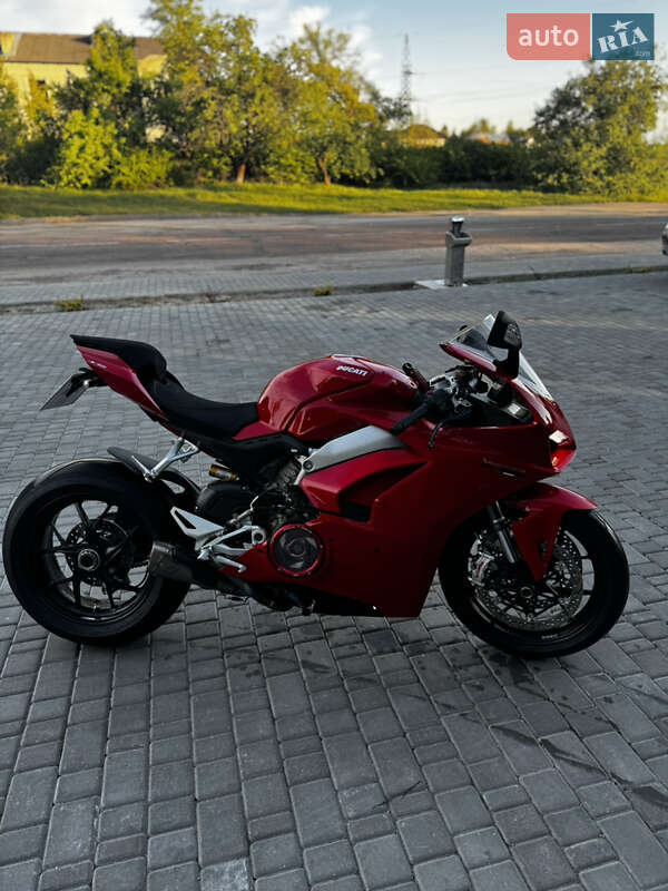 Спортбайк Ducati Panigale V4