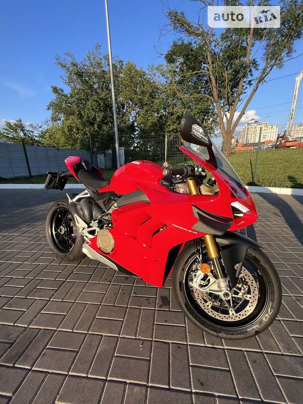 Спортбайк Ducati Panigale V4S