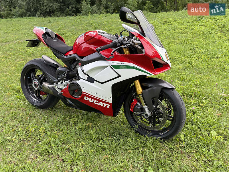 Спортбайк Ducati Panigale V4S