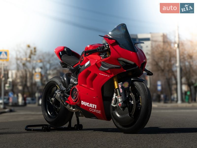 Спортбайк Ducati Panigale V4S
