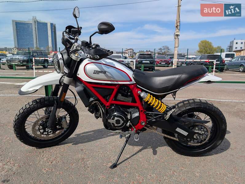Мотоцикл Багатоцільовий (All-round) Ducati Scrambler