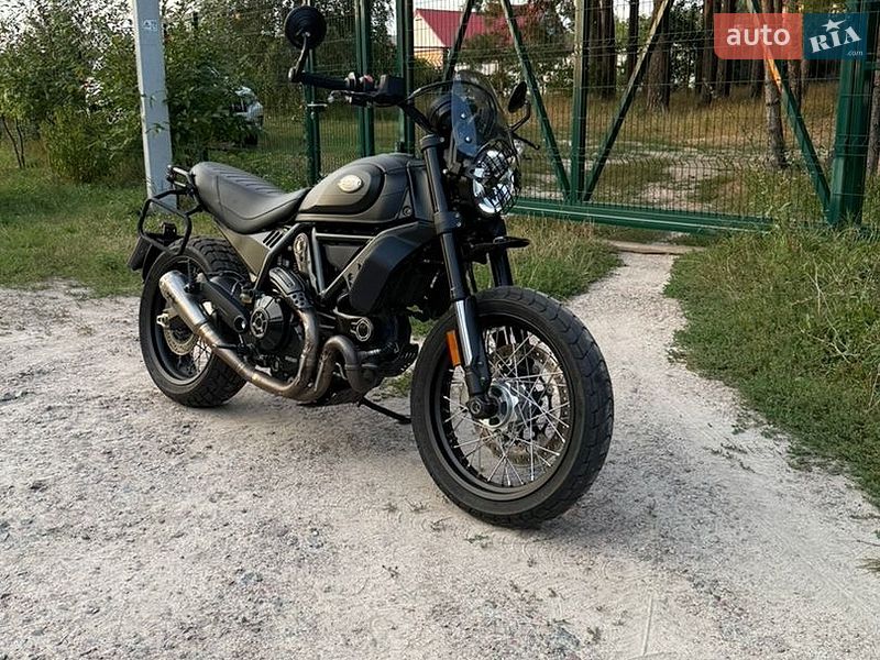Мотоцикл Без обтекателей (Naked bike) Ducati Scrambler