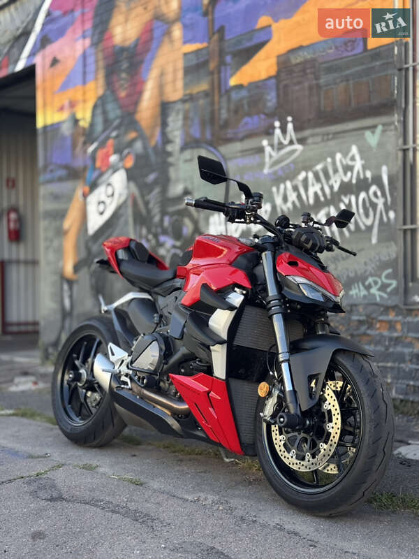 Мотоцикл Без обтекателей (Naked bike) Ducati Streetfighter