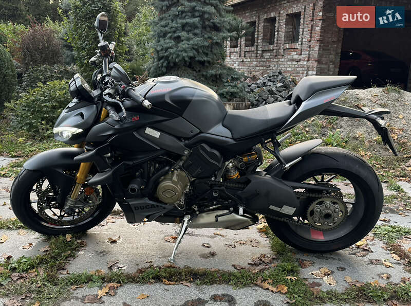 Мото Ducati Streetfighter