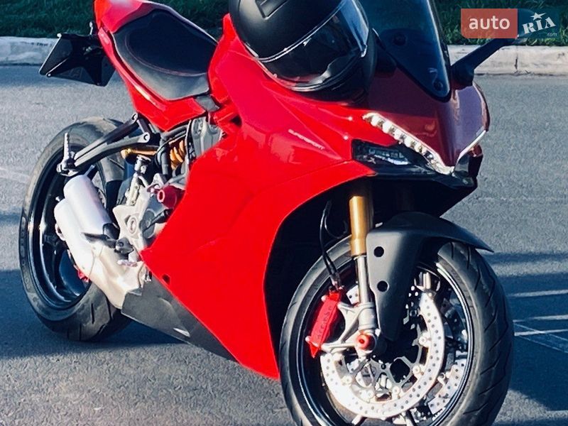 Мотоцикл Спорт-туризм Ducati Supersport