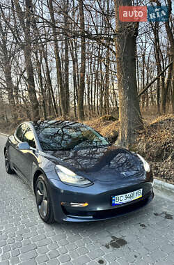 Ціни Tesla Model 3 Електро