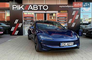 Ціни Tesla Model 3 Електро