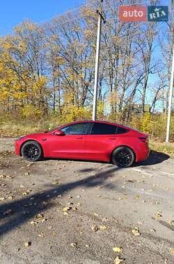 Ціни Tesla Model 3 Електро