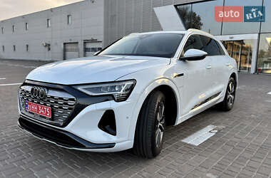 Ціни Audi Q8 e-tron Електро