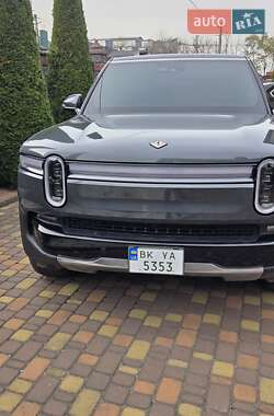 Ціни Rivian R1S Електро