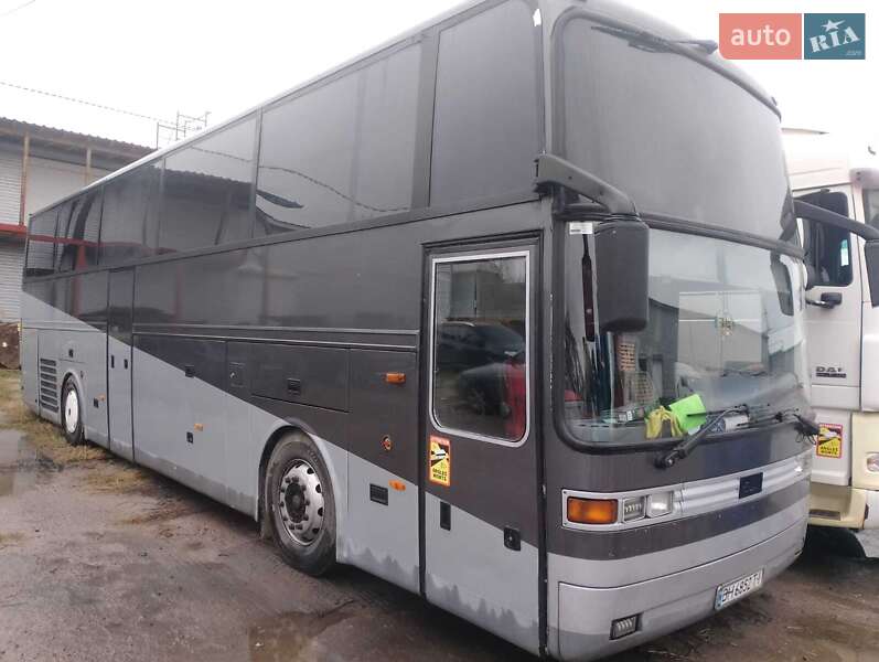 Туристический / Междугородний автобус EOS Coach