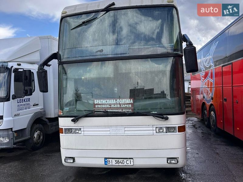 Туристичний / Міжміський автобус EOS Coach