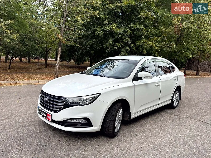 FAW B30