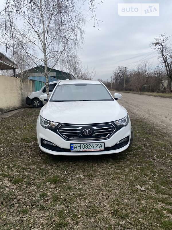 Седан FAW Besturn B30EV