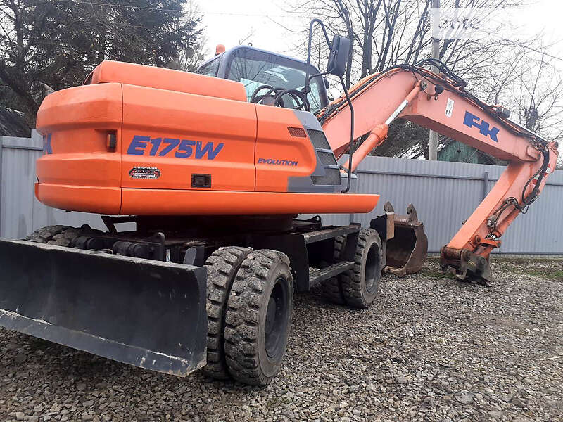 Колісний екскаватор FIAT-Kobelco E175