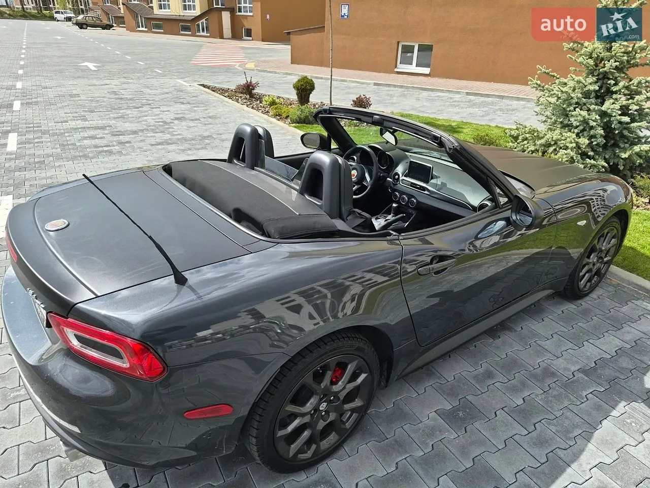 2016 Fiat 124 Spider - мініатюра 5