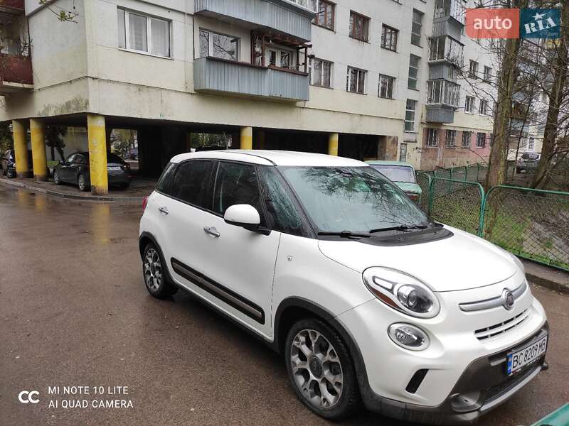 Позашляховик / Кросовер Fiat 500L