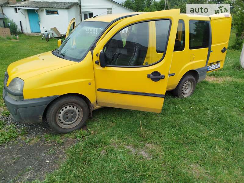 Вантажопасажирський фургон Fiat Doblo