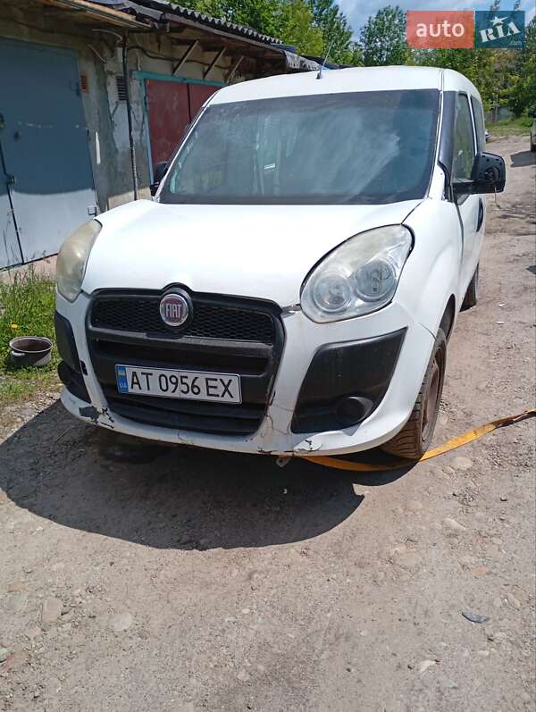 Мінівен Fiat Doblo