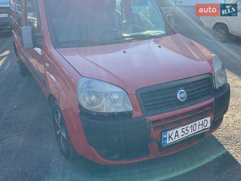 Вантажопасажирський фургон Fiat Doblo