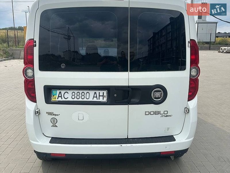 Грузовой фургон Fiat Doblo 2011 в Луцке