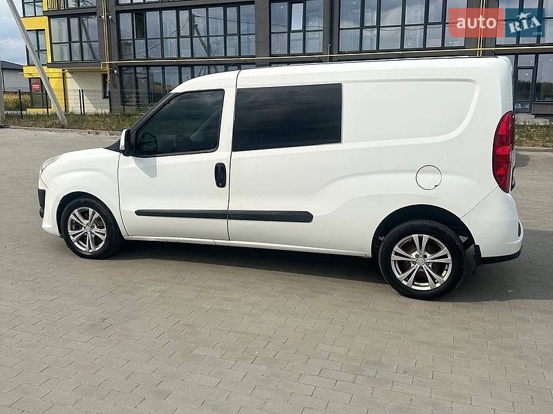 Грузовой фургон Fiat Doblo 2011 в Луцке