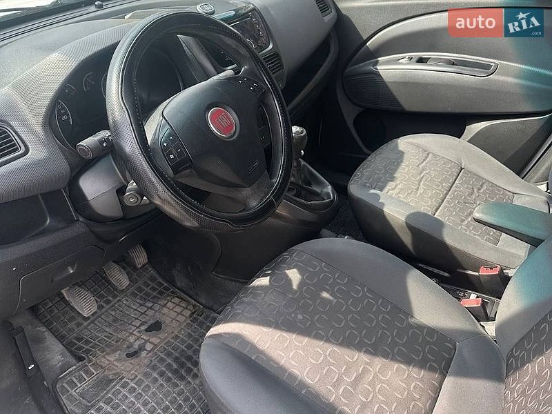 Грузовой фургон Fiat Doblo 2011 в Луцке