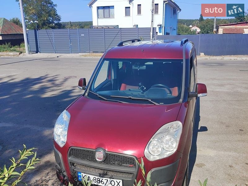 Минивэн Fiat Doblo 2010 в Киеве