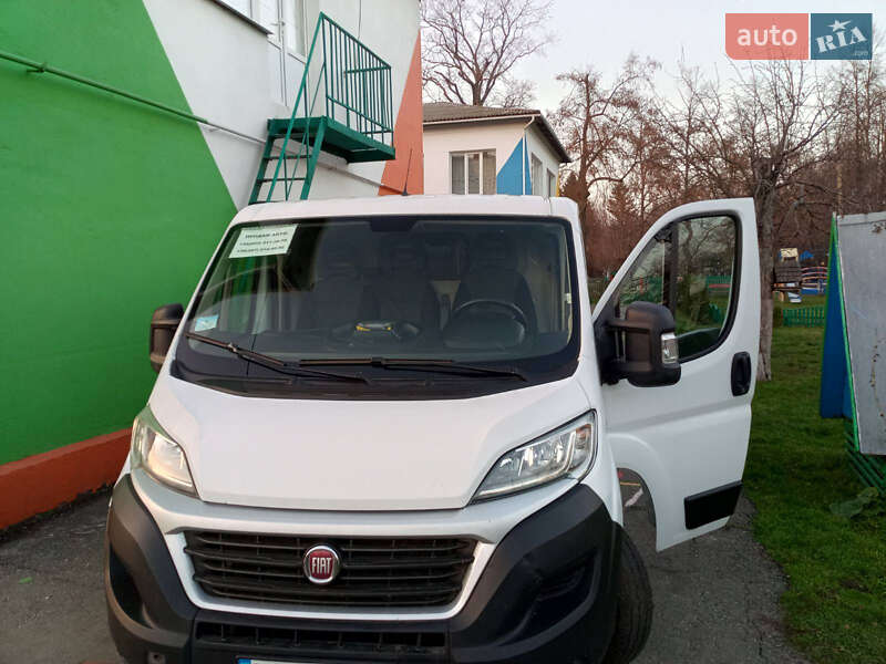 Вантажний фургон Fiat Ducato