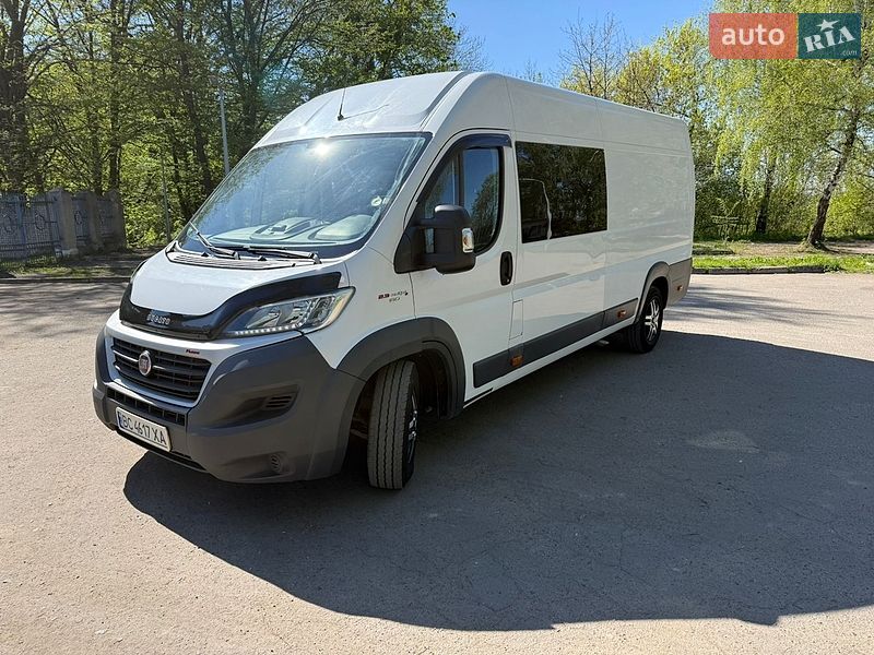 Вантажопасажирський фургон Fiat Ducato