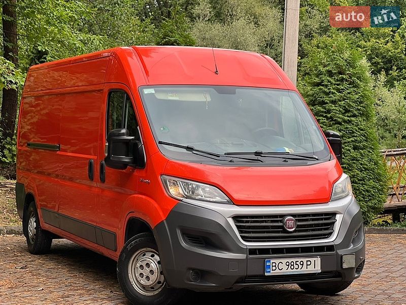 Вантажопасажирський фургон Fiat Ducato