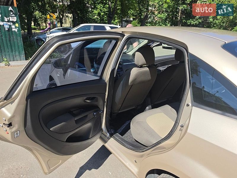 Седан Fiat Linea 2012 в Киеве