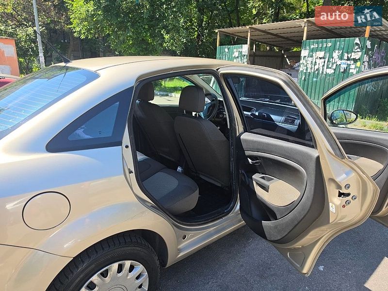 Седан Fiat Linea 2012 в Киеве
