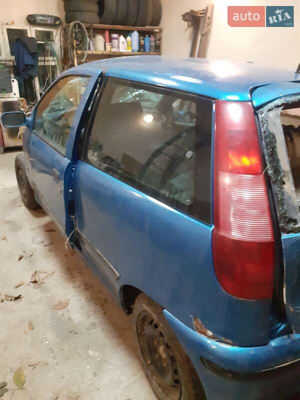 Fiat Punto 1999 года в Черновцах