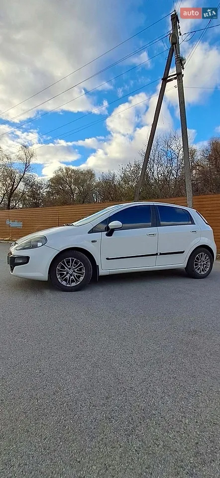 2011 Fiat Punto - фото 1