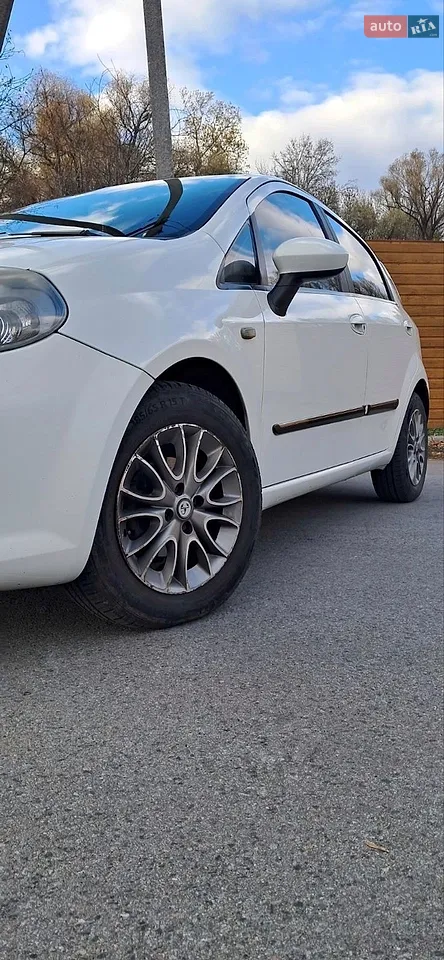 2011 Fiat Punto - мініатюра 4