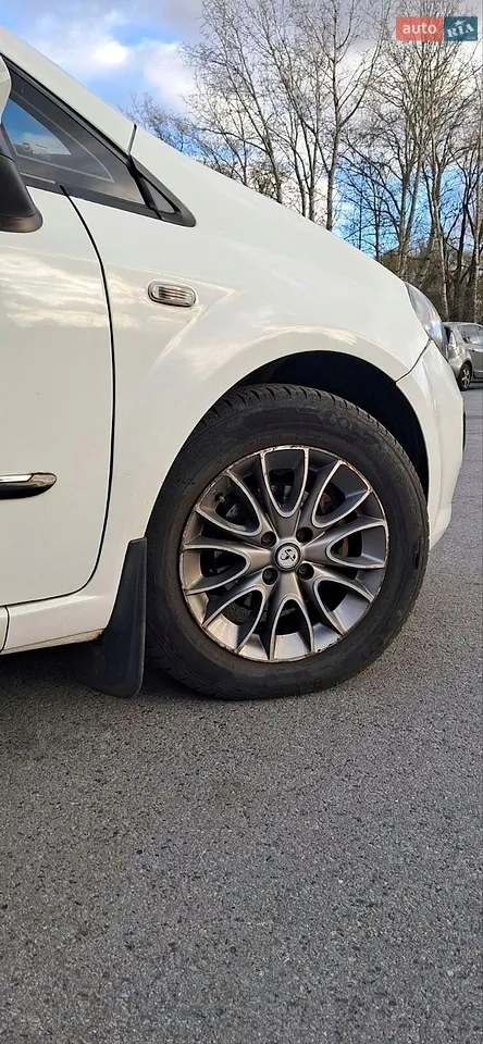 2011 Fiat Punto - мініатюра 3