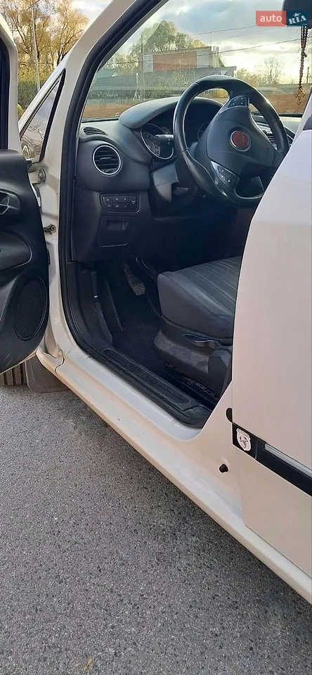 2011 Fiat Punto - мініатюра 5