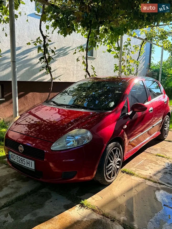 2010 Fiat Punto - фото 1