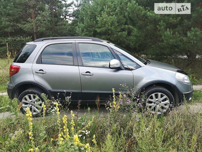 Позашляховик / Кросовер Fiat Sedici