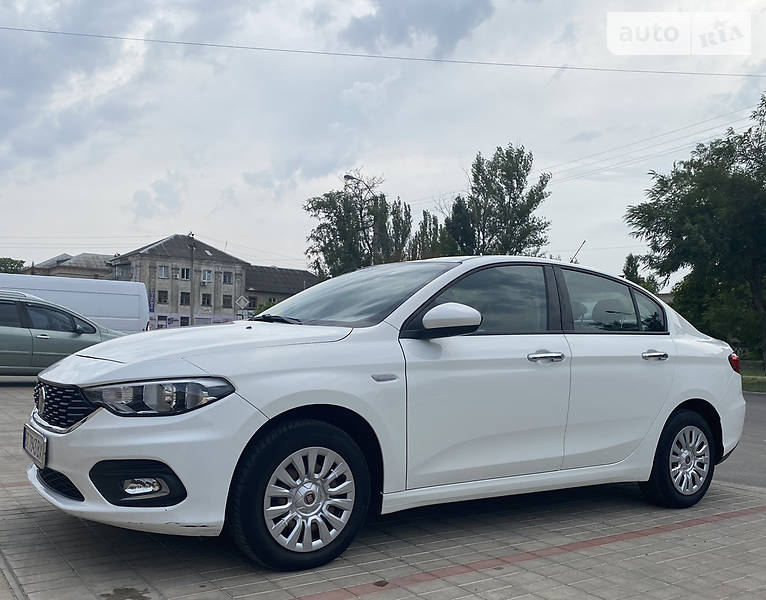 Седан Fiat Tipo