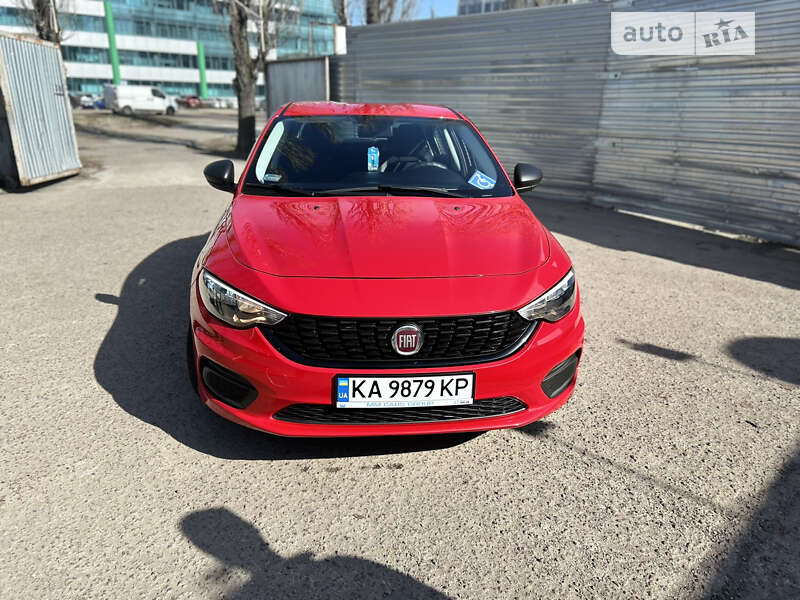 Седан Fiat Tipo