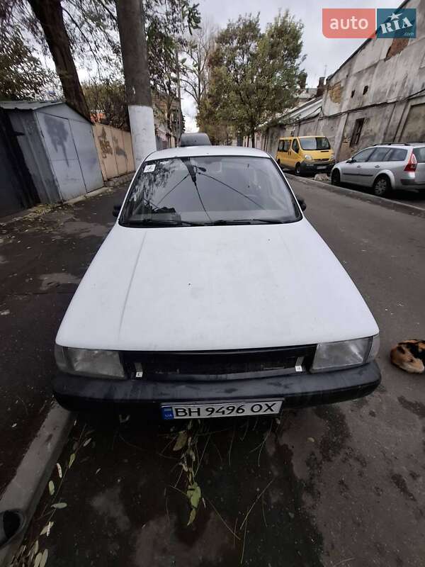 Хэтчбек Fiat Tipo 1993 в Одессе фото Хэтчбек Fiat Tipo 1993 в Одессе