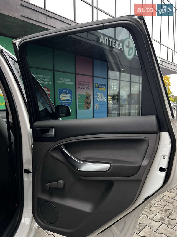 Мінівен Ford C-Max 2009 в Дубні