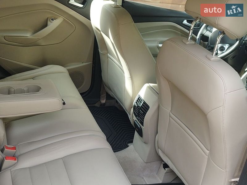Минивэн Ford C-Max 2016 в Львове
