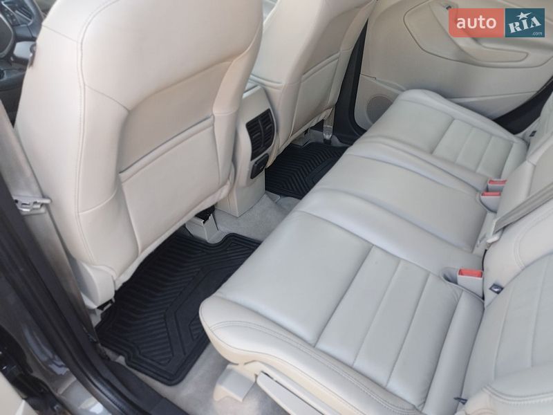 Минивэн Ford C-Max 2016 в Львове фото 17 Минивэн Ford C-Max 2016 в Львове